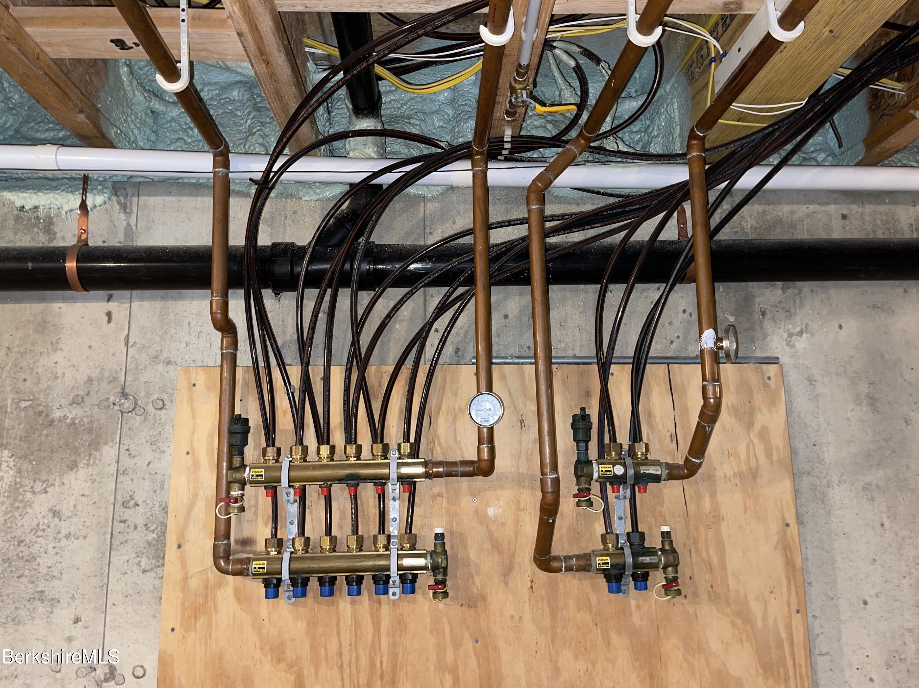 147 Sumner Stetson Road Heath, MA 01339 - Photo 14 of 37