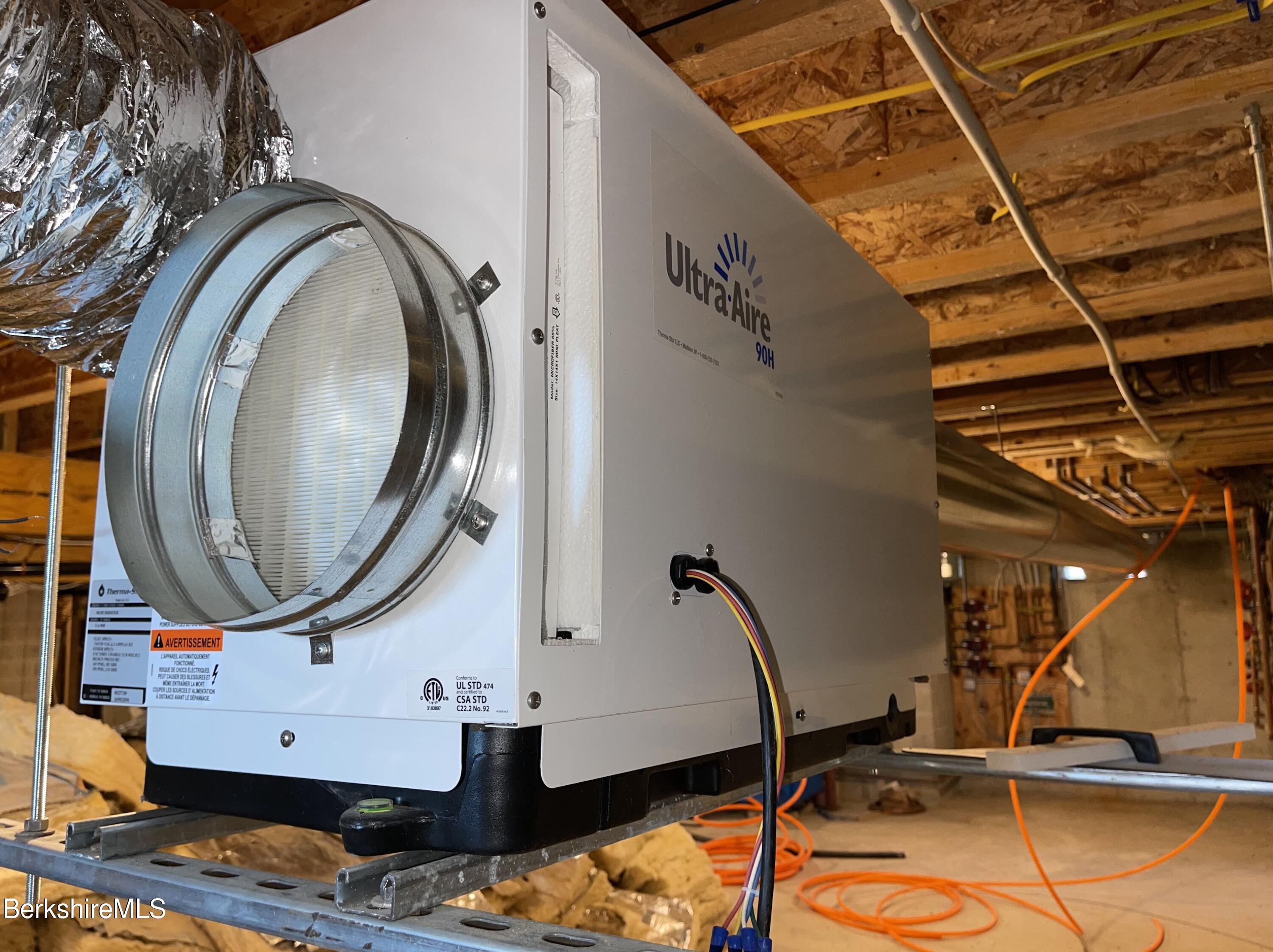 147 Sumner Stetson Road Heath, MA 01339 - Photo 17 of 37 a room with gym equipment