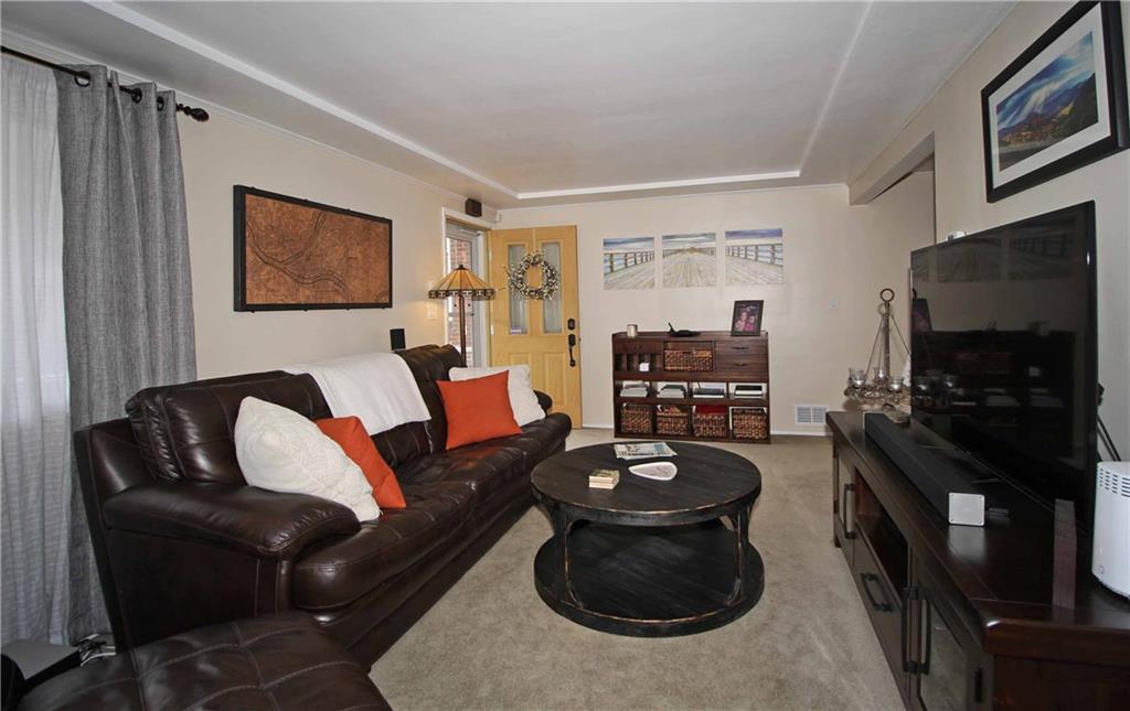 1542 Rutherford Avenue Pittsburgh, PA 15216 - Photo 4 of 16 Livingroom - 2nd photo