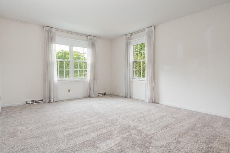 5792 Haddon Place Rockford, IL 61114 - Photo 27 of 47 an empty room with windows