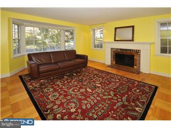 1119 Orleans Road Cheltenham, PA 19012 - Photo 3 of 12 Living Room