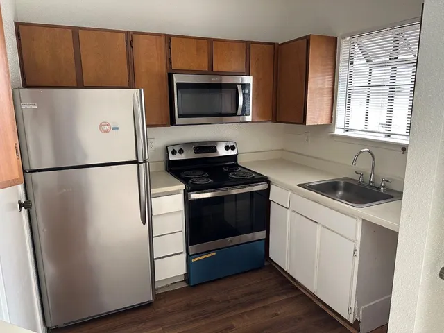 $850 | 7901 Cambridge Street, Unit 31, Houston, TX 77054