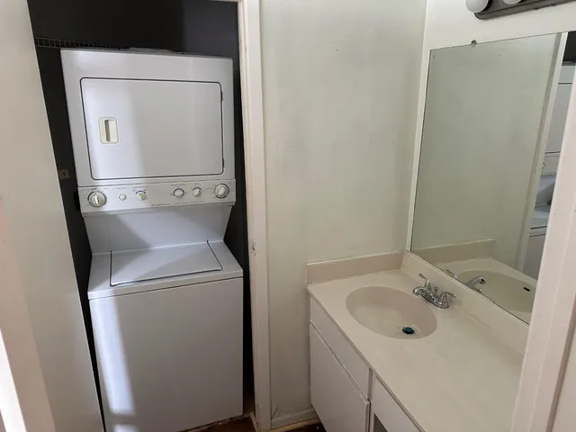 $850 | 7901 Cambridge Street, Unit 31, Houston, TX 77054