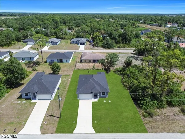 $2,200 | 6210 Forest Court, LaBelle, FL 33935