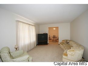 8 Ross Drive Springfield, IL 62711 - Photo 4 of 12 Gallery Image 4