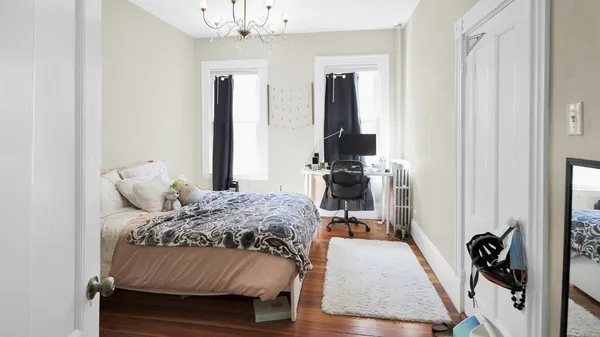 $5,000 | 35 Essex Street, Unit 1, Cambridge, MA 02139