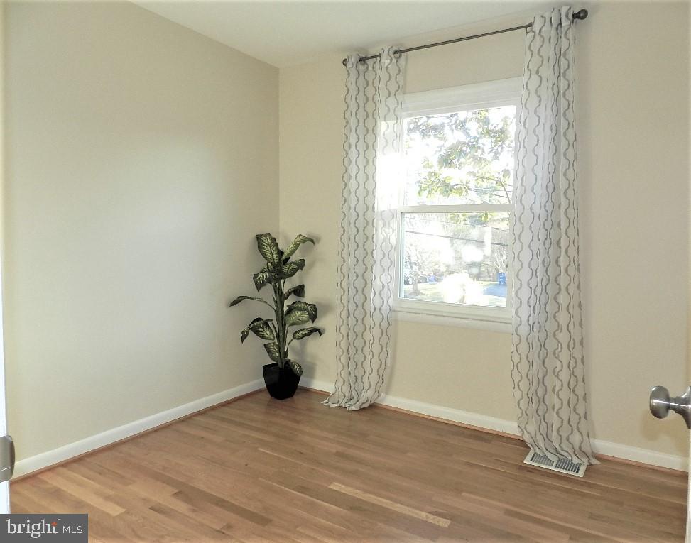 213 Beaumont Road Silver Spring, MD 20904 - Photo 13 of 39 Upper level bedroom 1 (full size)