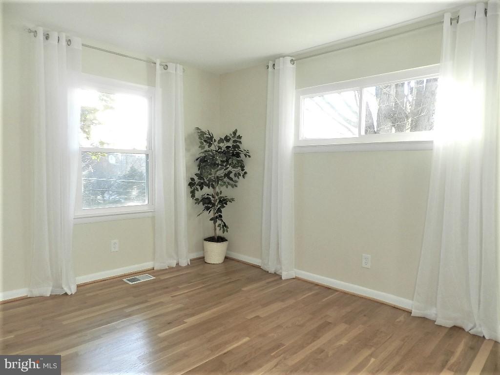 213 Beaumont Road Silver Spring, MD 20904 - Photo 14 of 39 Upper level bedroom 2 (queen size)