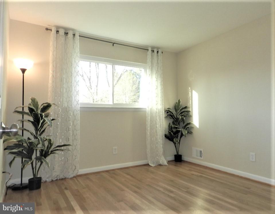 213 Beaumont Road Silver Spring, MD 20904 - Photo 15 of 39 Upper level bedroom 3 (queen size)