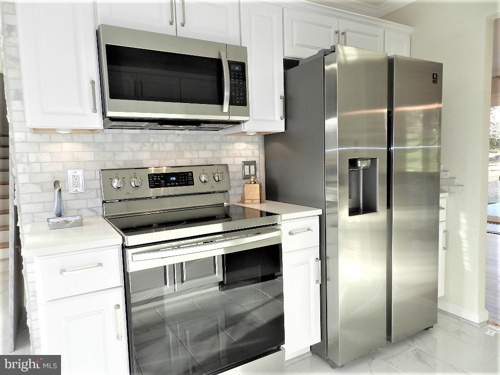 213 Beaumont Road Silver Spring, MD 20904 - Photo 7 of 39 Upgraded appliances, convection cooking
