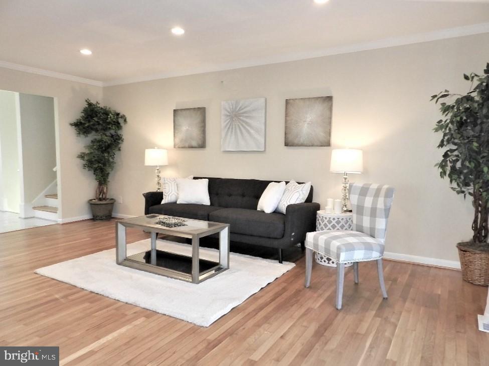 213 Beaumont Road Silver Spring, MD 20904 - Photo 9 of 39 Living room w beautiful hardwoods