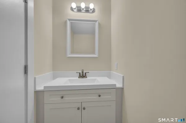 $2,950 | 113 Park Avenue, Unit 15, Danbury, CT 06810