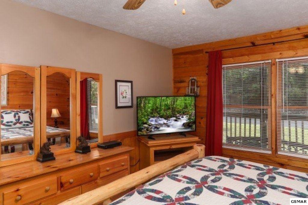 704 Grey Hawk Way Pigeon Forge, TN 37863 - Photo 9 of 29