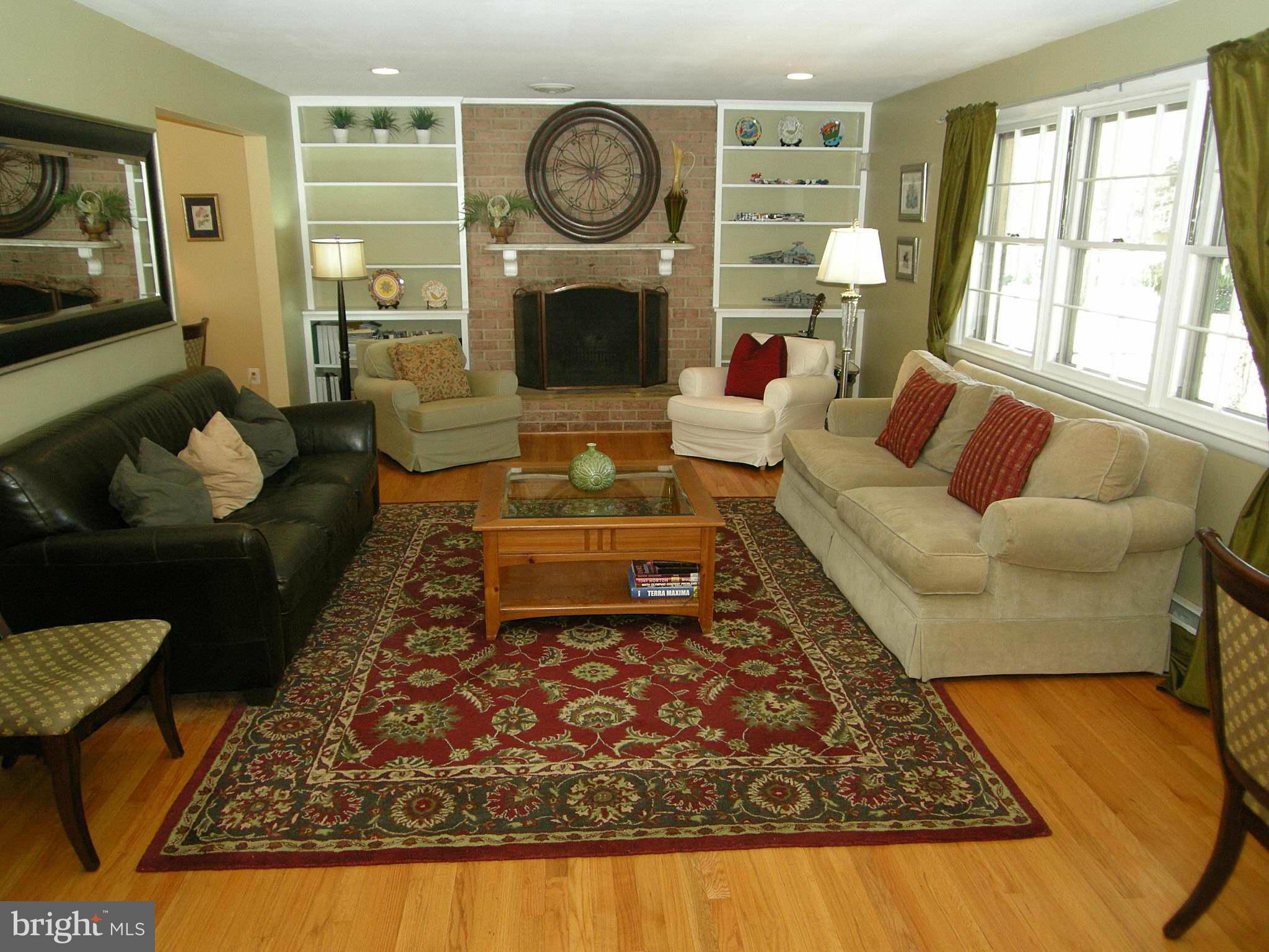 2501 Melba Road Ellicott City, MD 21042 - Photo 2 of 17 Living Room
