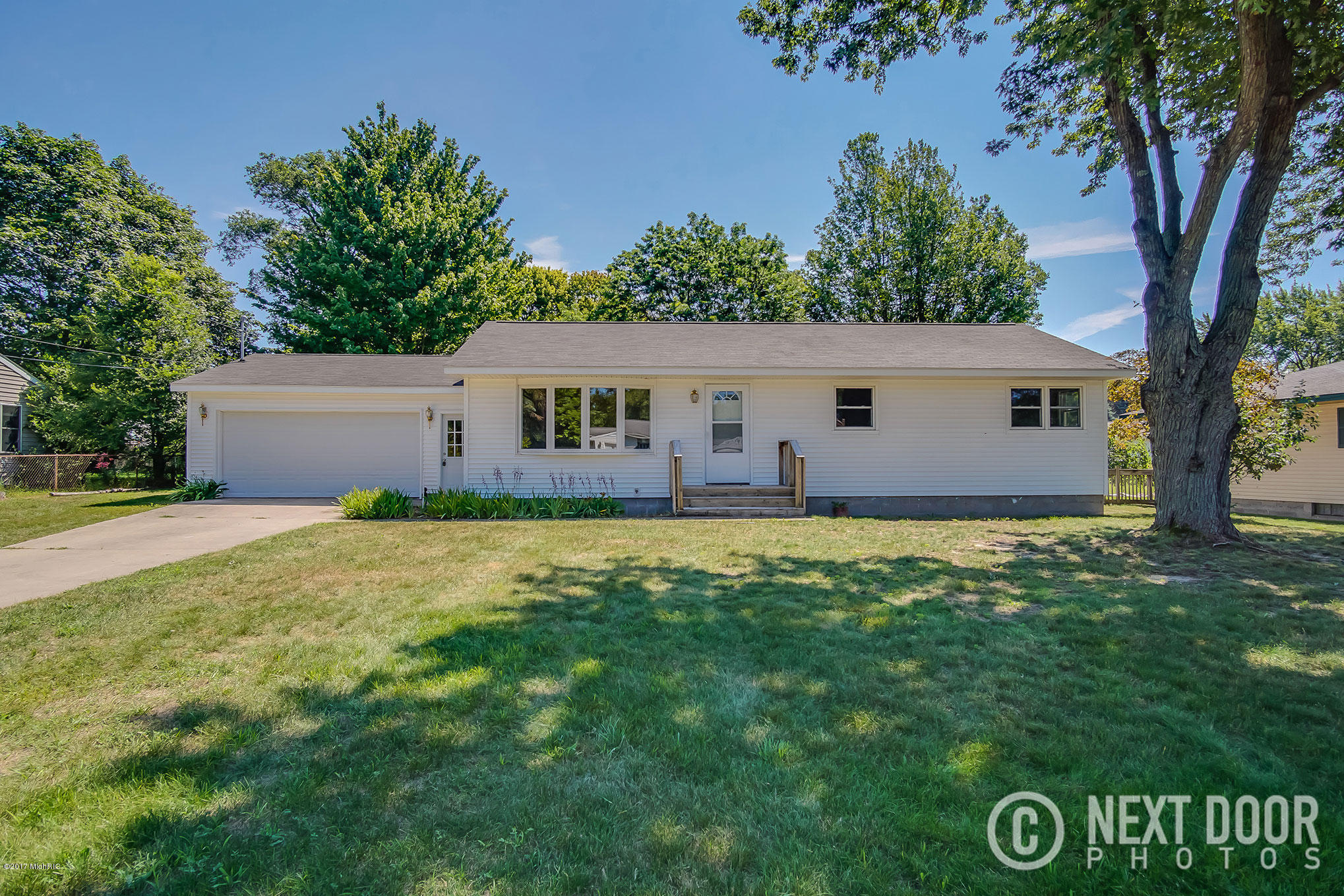 1342 Vesta Road Muskegon, MI 49445 - Photo 2 of 33 DSC08777Blended