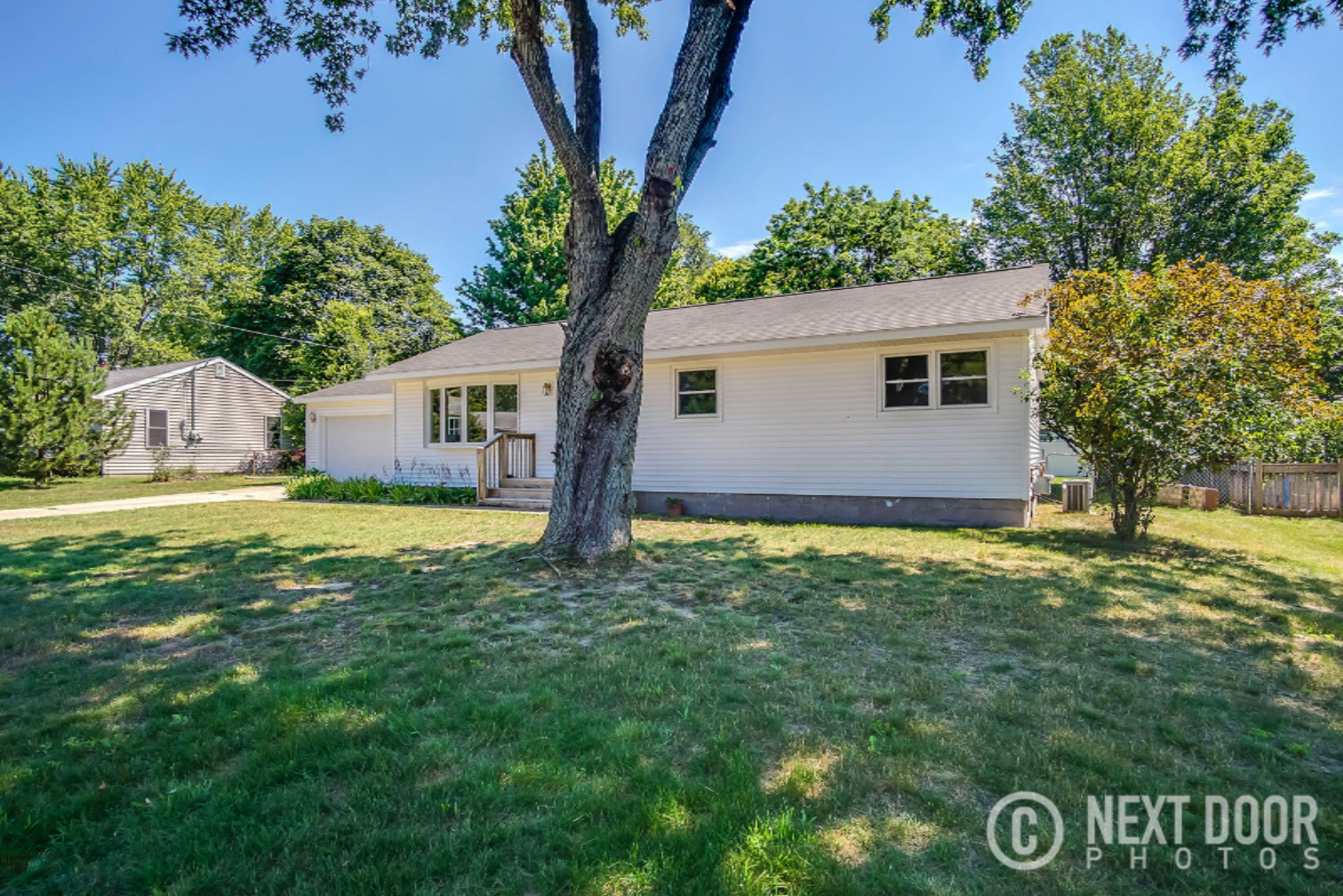 1342 Vesta Road Muskegon, MI 49445 - Photo 4 of 33 DSC08786Blended