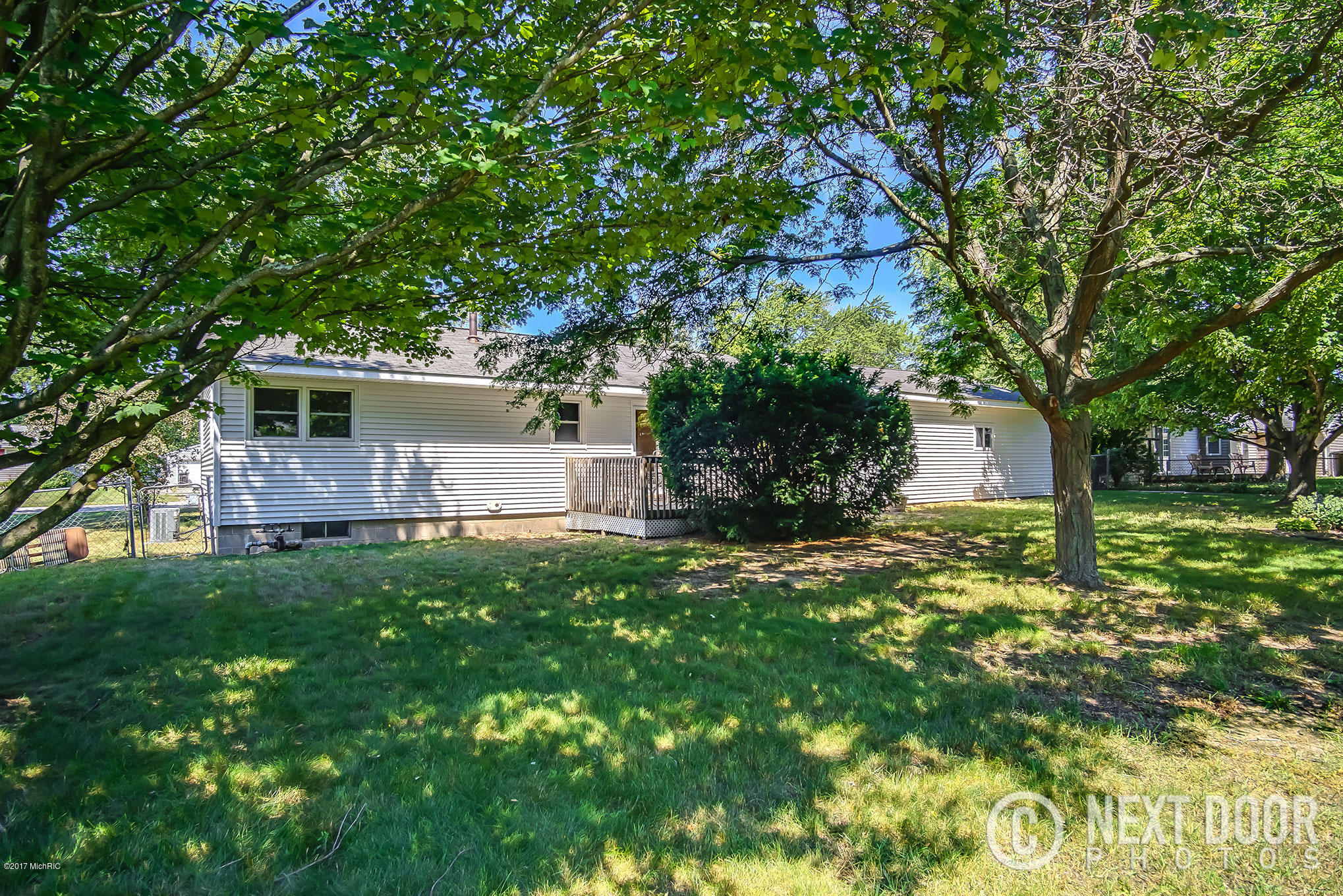 1342 Vesta Road Muskegon, MI 49445 - Photo 9 of 33 DSC08801Blended