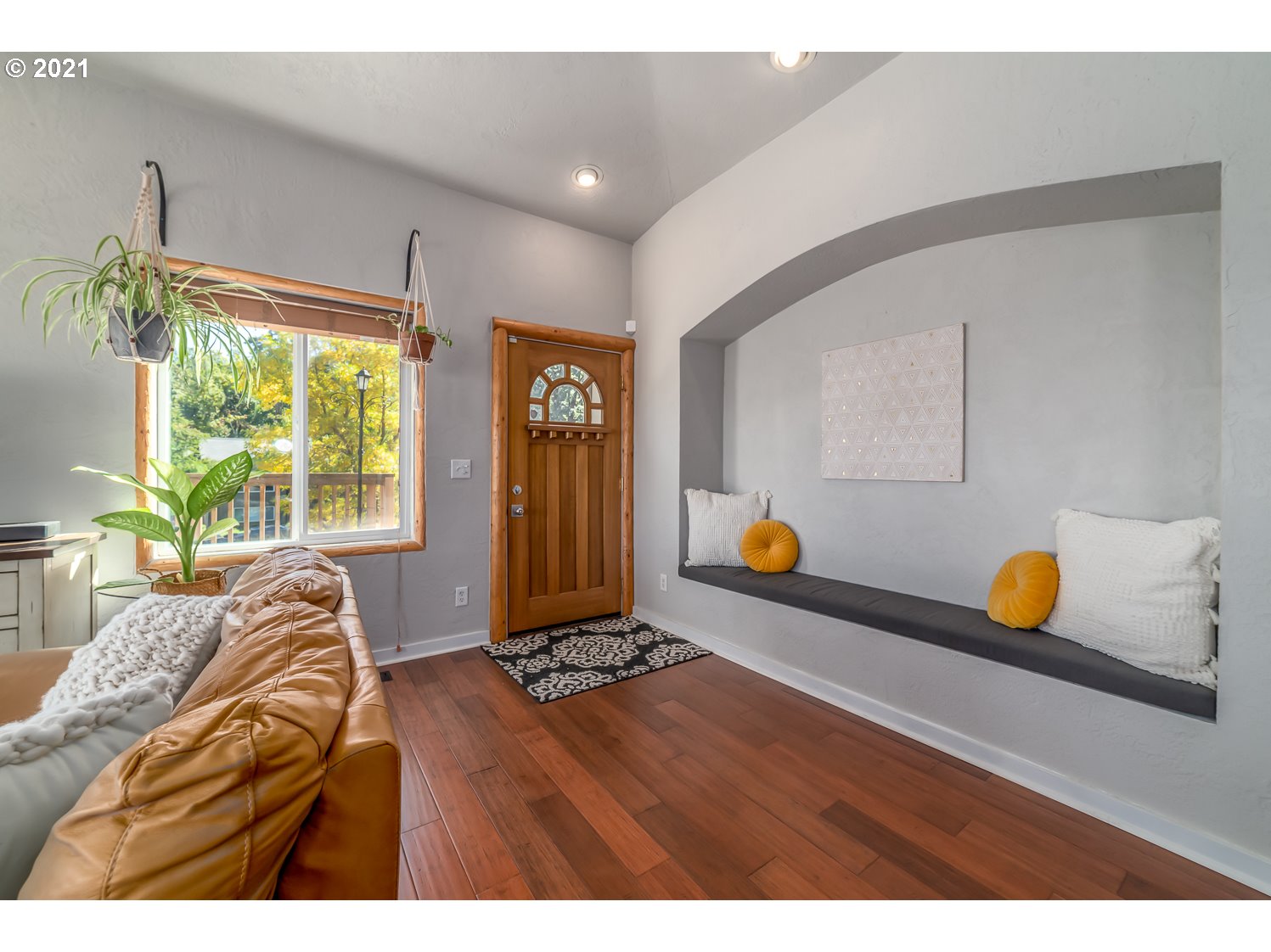 1164 South 68th Street Springfield, OR 97478 - Photo 5 of 32 a bedroom with a bed and a window