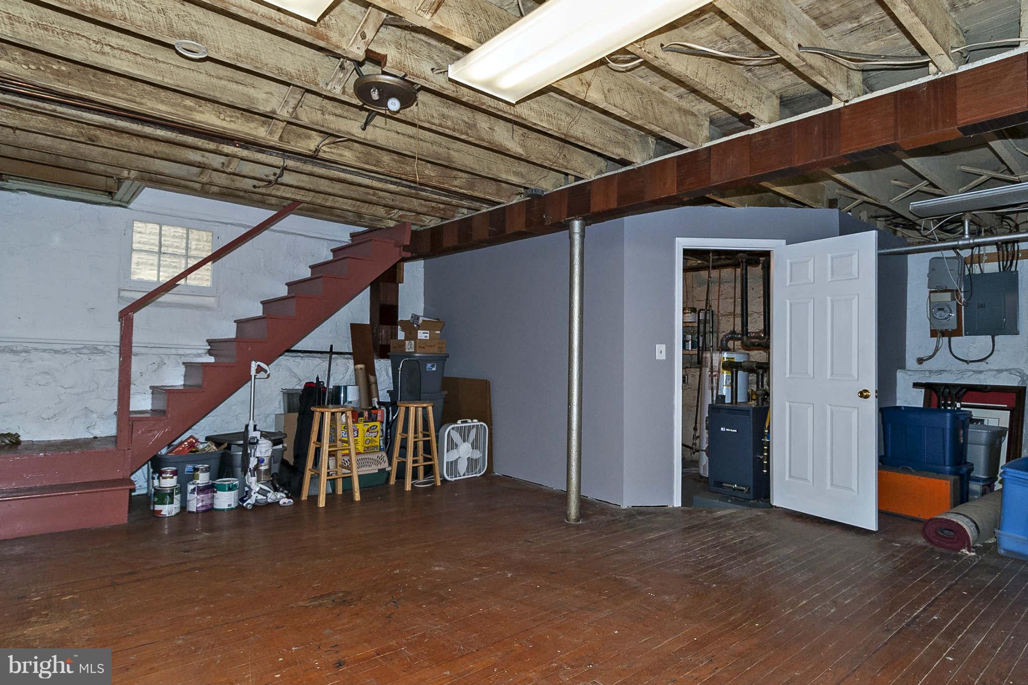31 Edmondson Ridge Road Baltimore, MD 21228 - Photo 19 of 22 a view of entryway