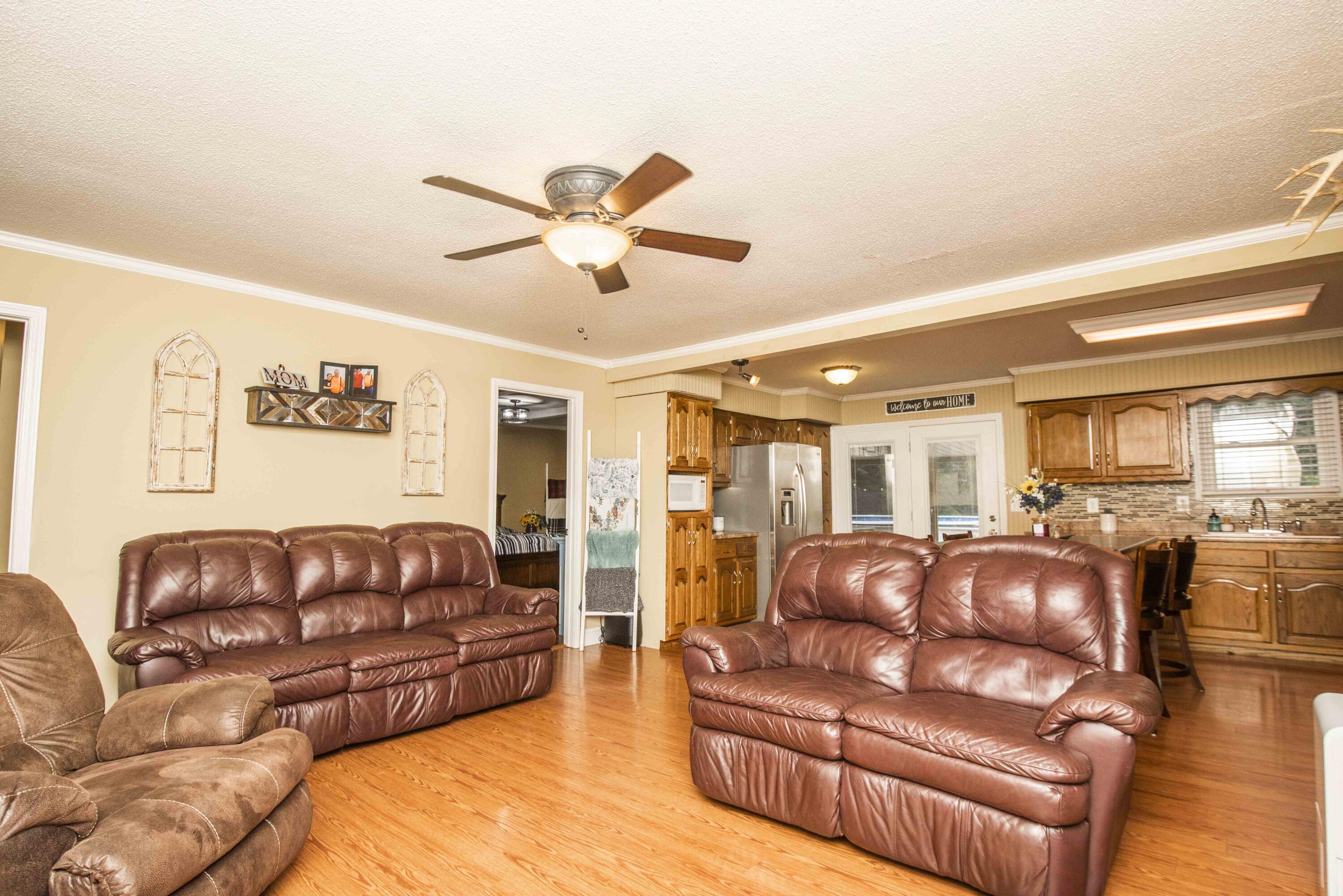 191 Casey Road Harriman, TN 37748 - Photo 3 of 39 Living Room