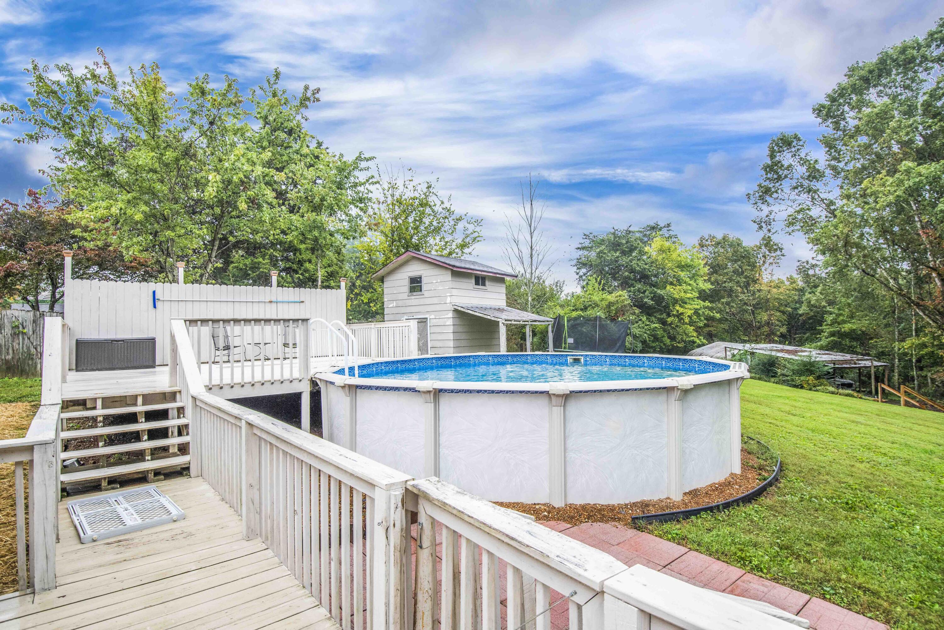 191 Casey Road Harriman, TN 37748 - Photo 30 of 39 Pool /Decks