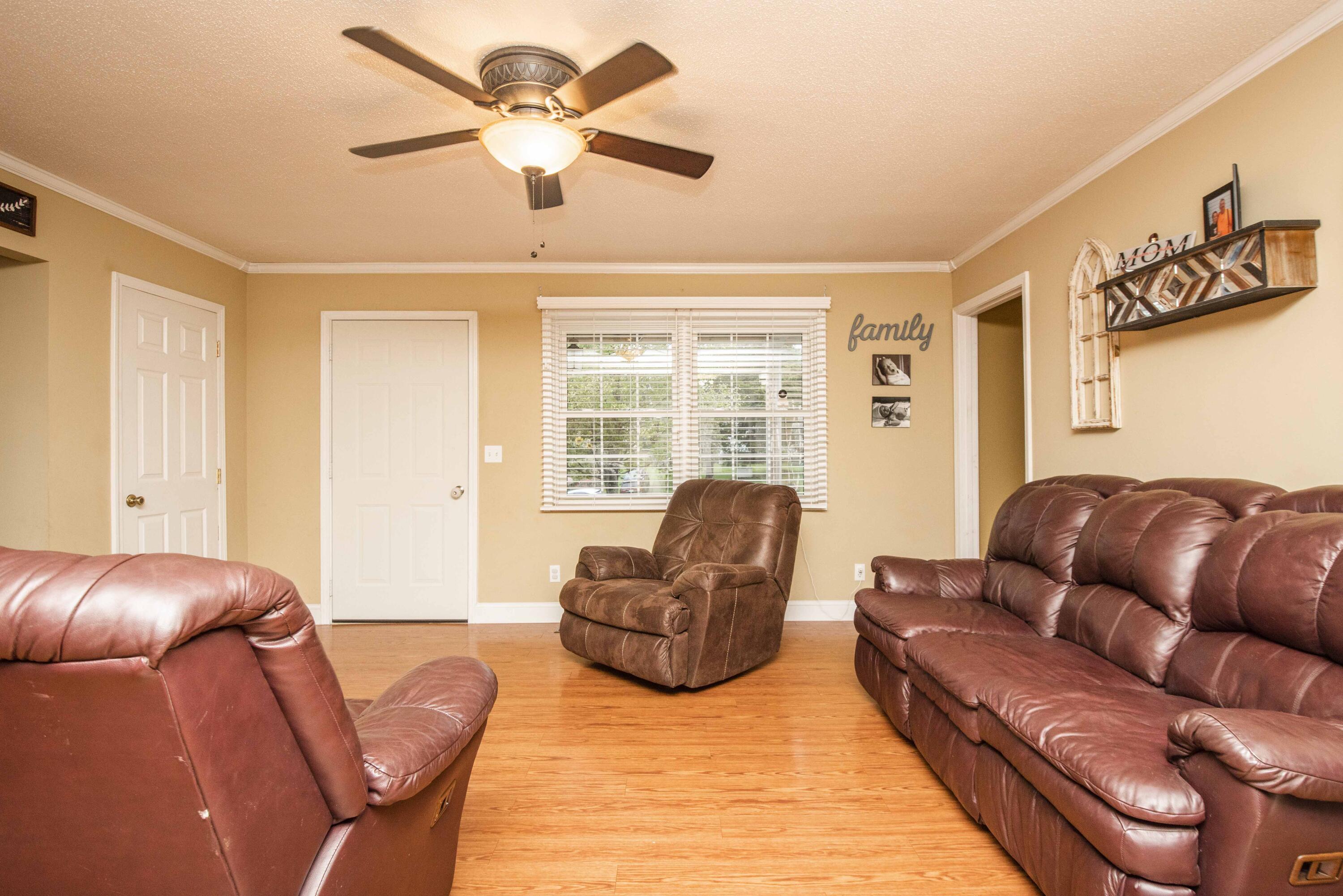 191 Casey Road Harriman, TN 37748 - Photo 6 of 39 Living Room