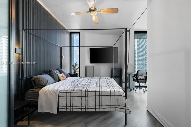 $725,000 | 690 Southwest 1st Court, Unit 2101, Miami, FL 33130