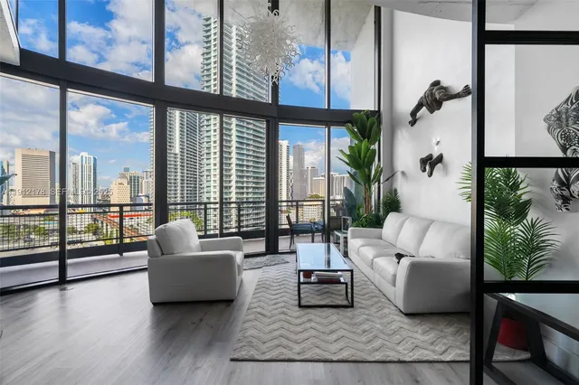 $725,000 | 690 Southwest 1st Court, Unit 2101, Miami, FL 33130