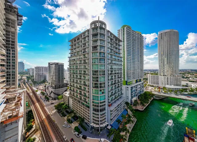 $725,000 | 690 Southwest 1st Court, Unit 2101, Miami, FL 33130