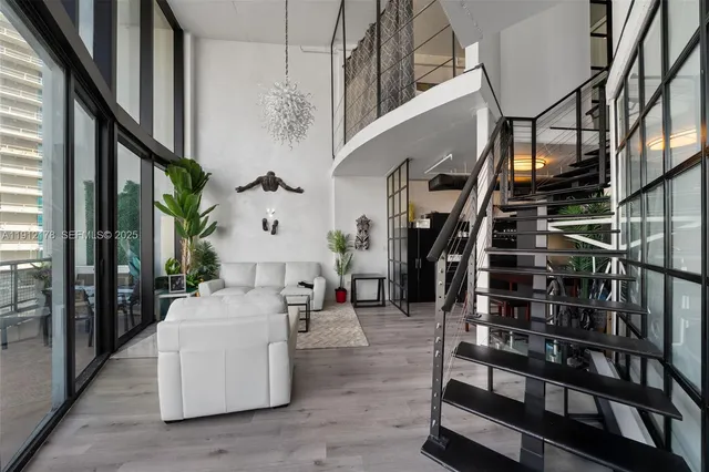 $725,000 | 690 Southwest 1st Court, Unit 2101, Miami, FL 33130