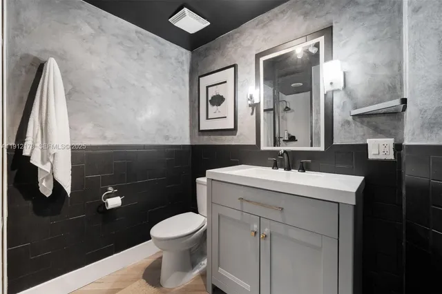 $725,000 | 690 Southwest 1st Court, Unit 2101, Miami, FL 33130