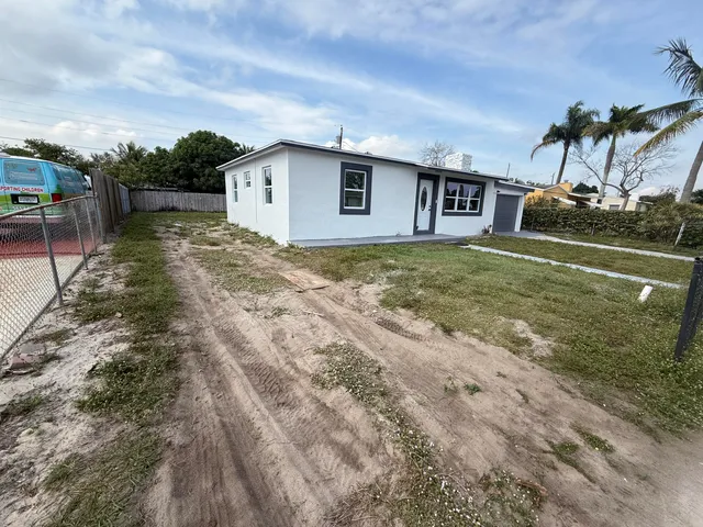 $425,000 | 2353 South Beech Road, West Palm Beach, FL 33409