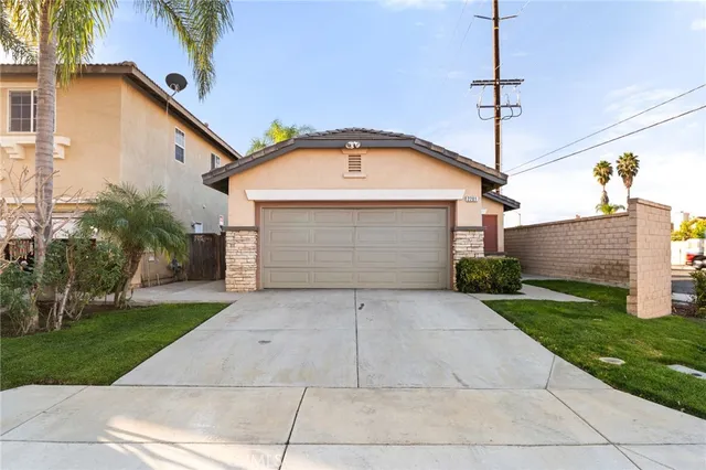 $2,900 | 2201 Jornada Drive, Perris, CA 92571