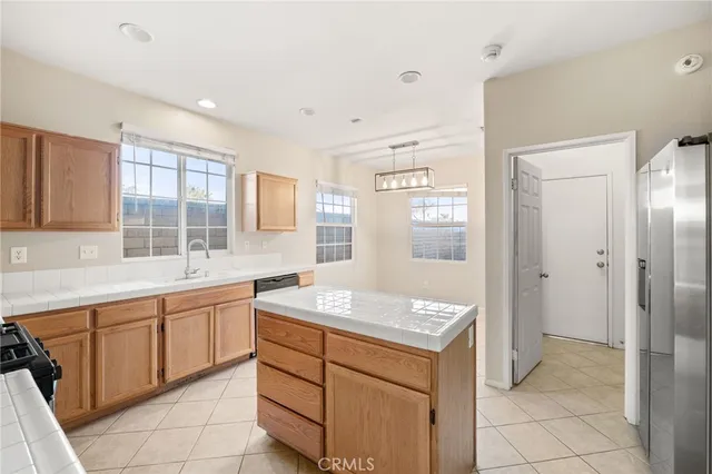 $2,900 | 2201 Jornada Drive, Perris, CA 92571