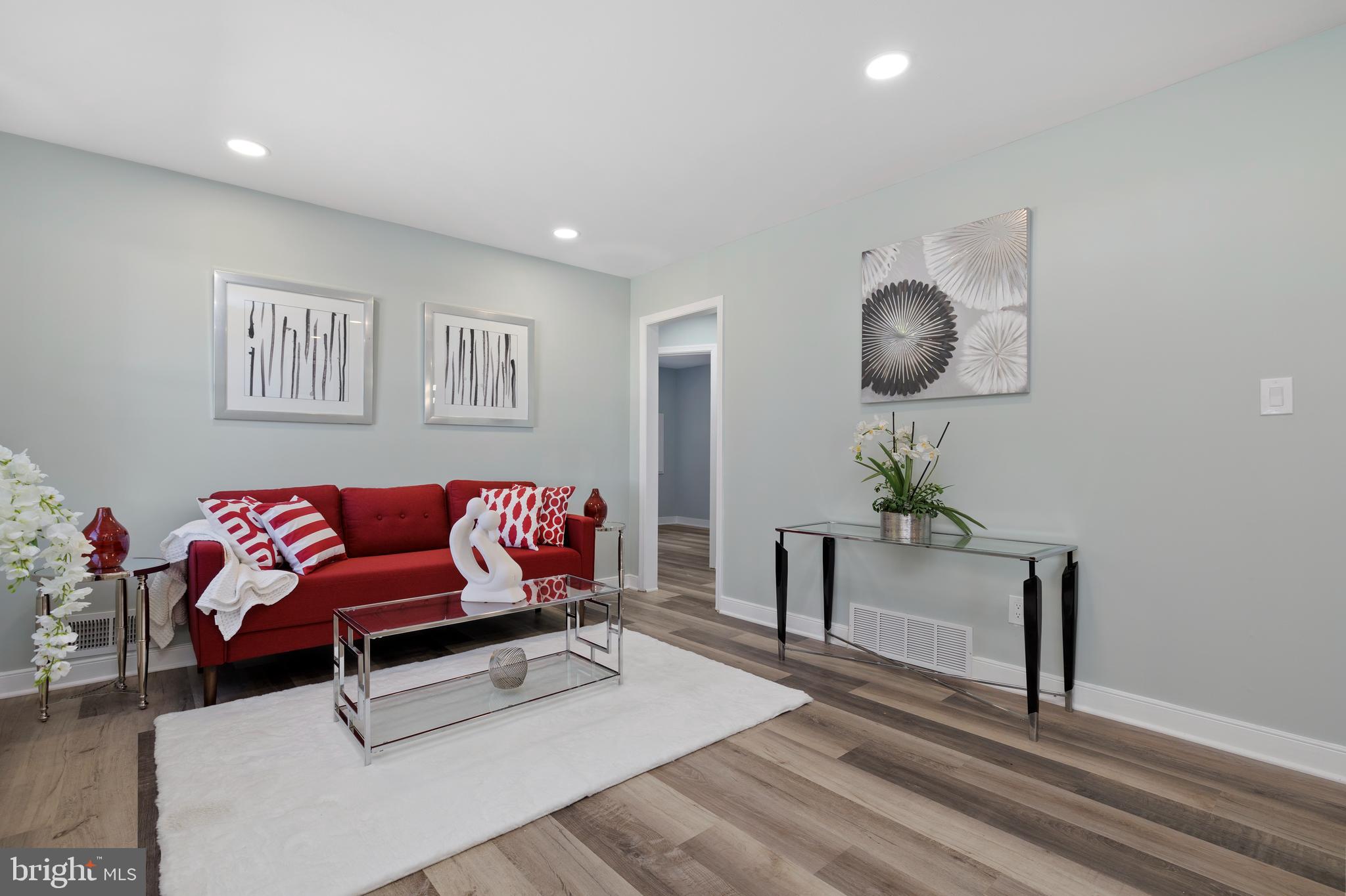 2710 Sheraton Street Silver Spring, MD 20906 - Photo 5 of 42 Living Room
