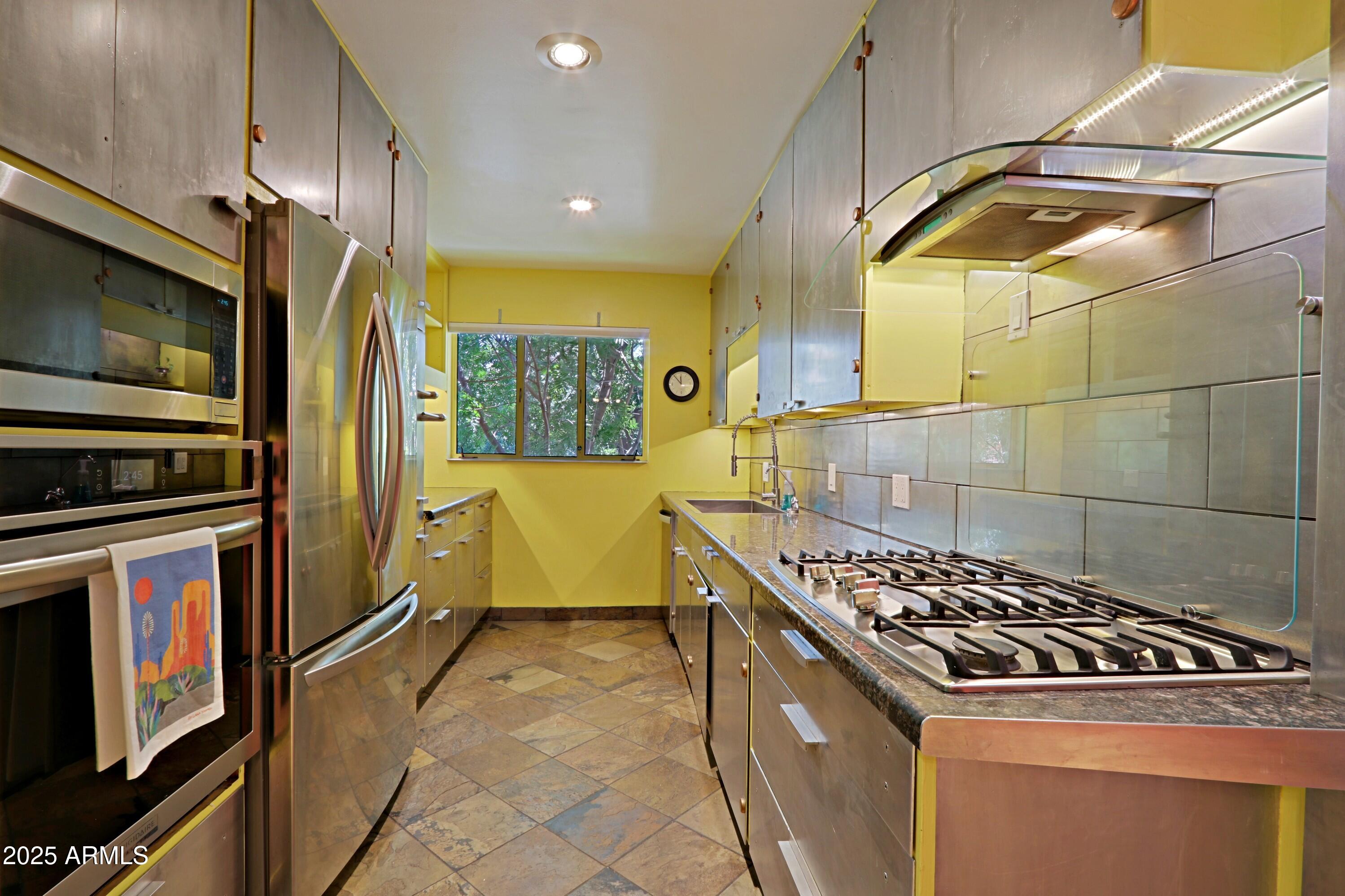 150 East Coronado Road, Unit 52 Phoenix, AZ 85004 - Photo 1 of 45 Fabulous kitchen