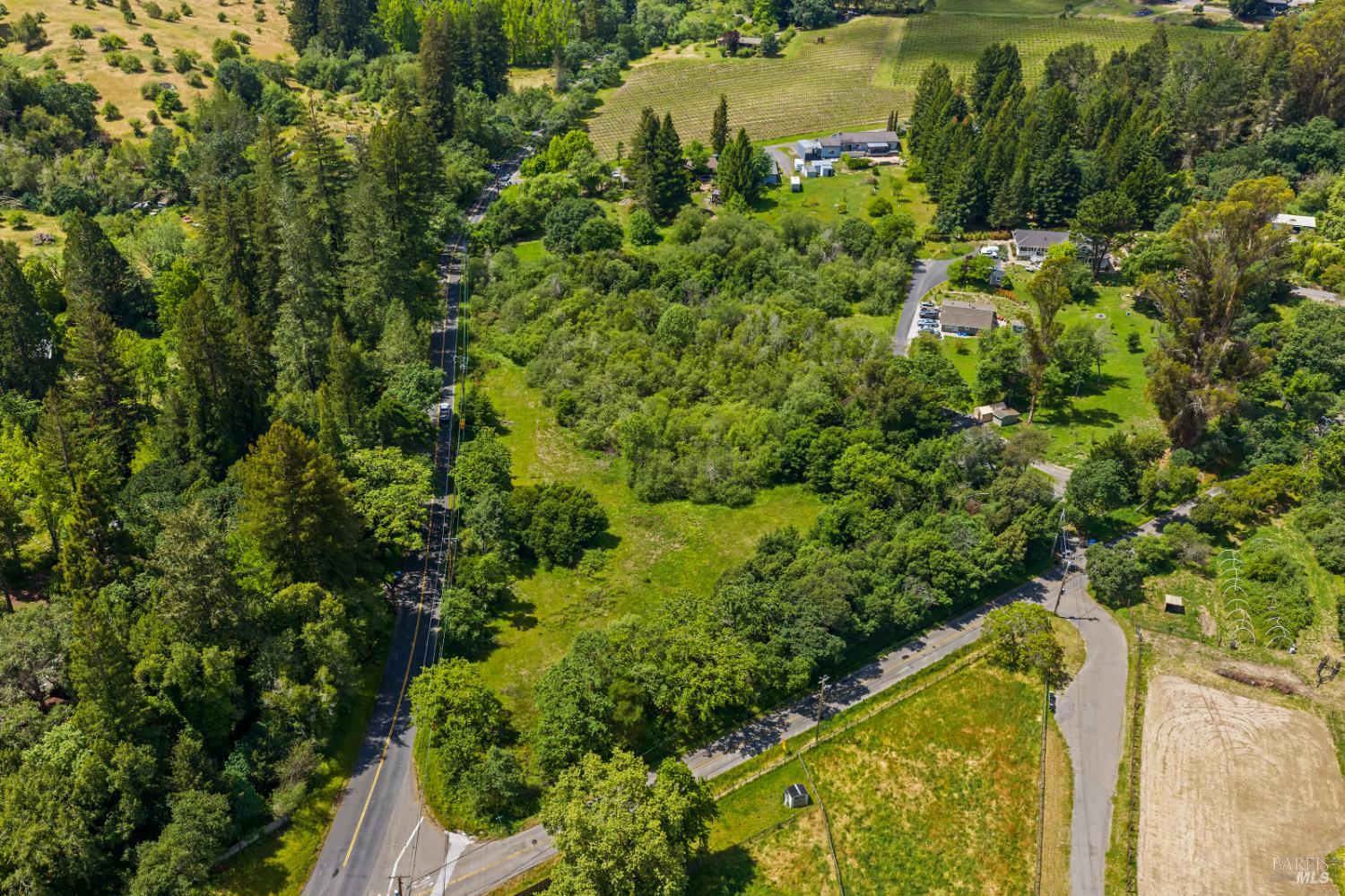 10033 Mill Station Road Sebastopol, CA 95472 - Photo 2 of 21