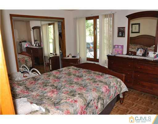 2035 Oak Tree Road Edison, NJ 08820 - Photo 12 of 16 Gallery Image 12