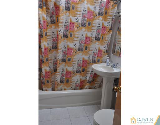 2035 Oak Tree Road Edison, NJ 08820 - Photo 14 of 16 Gallery Image 14