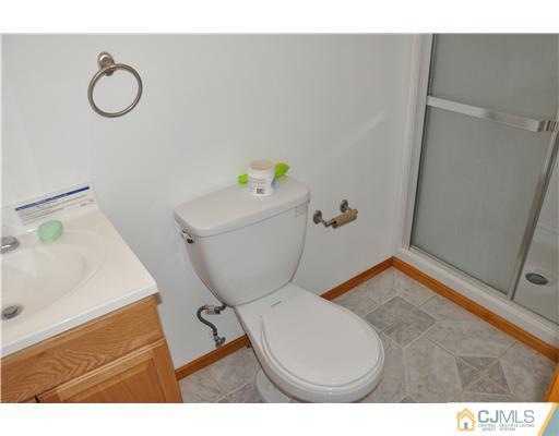 2035 Oak Tree Road Edison, NJ 08820 - Photo 16 of 16 Gallery Image 16
