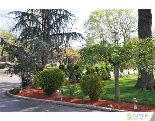 2035 Oak Tree Road Edison, NJ 08820 - Photo 3 of 16 Gallery Image 3
