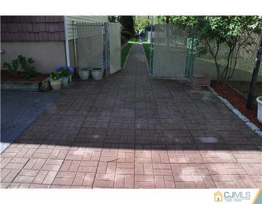 2035 Oak Tree Road Edison, NJ 08820 - Photo 4 of 16 Gallery Image 4