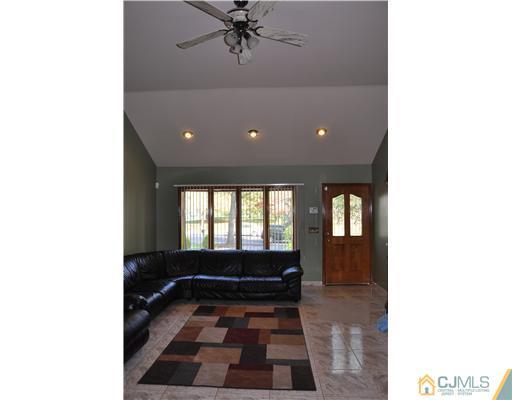 2035 Oak Tree Road Edison, NJ 08820 - Photo 8 of 16 Gallery Image 8
