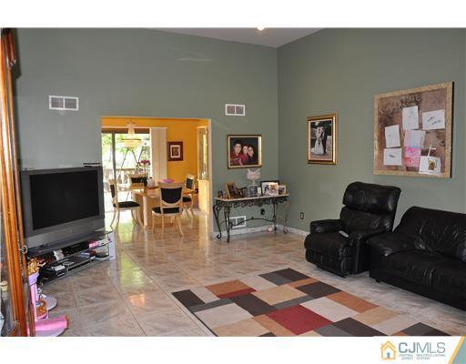2035 Oak Tree Road Edison, NJ 08820 - Photo 9 of 16 Gallery Image 9