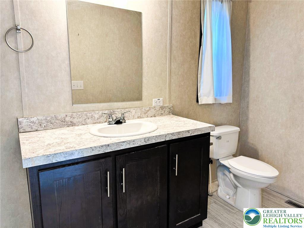 45 F Street Walnutport, PA 18088 - Photo 15 of 21 Gallery Image 15