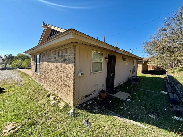 $1,200 | 2600 Northwest 21st Street, Fort Worth, TX 76106