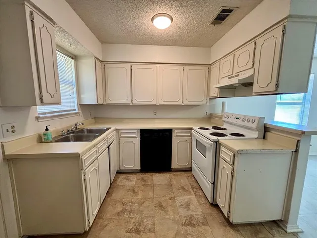 $1,200 | 2600 Northwest 21st Street, Fort Worth, TX 76106
