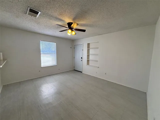 $1,200 | 2600 Northwest 21st Street, Fort Worth, TX 76106