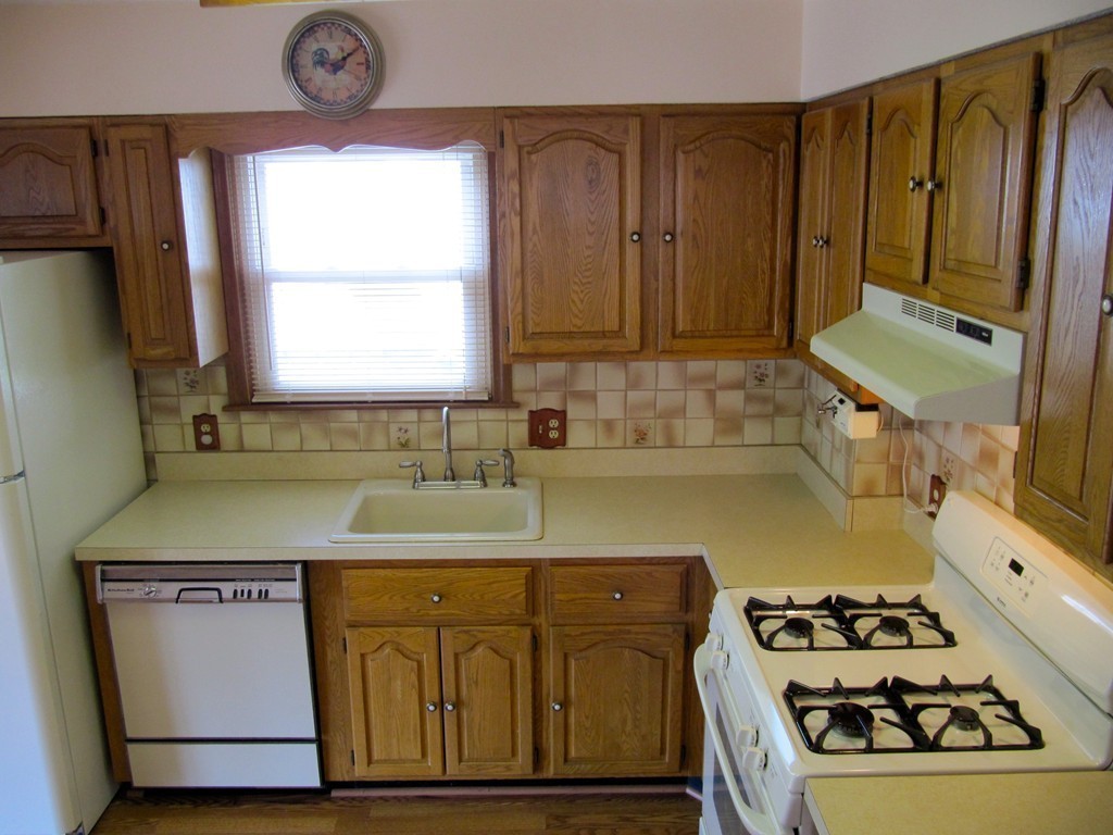 20 Grover Road Medford, MA 02155 - Photo 5 of 18 Gallery Image 5