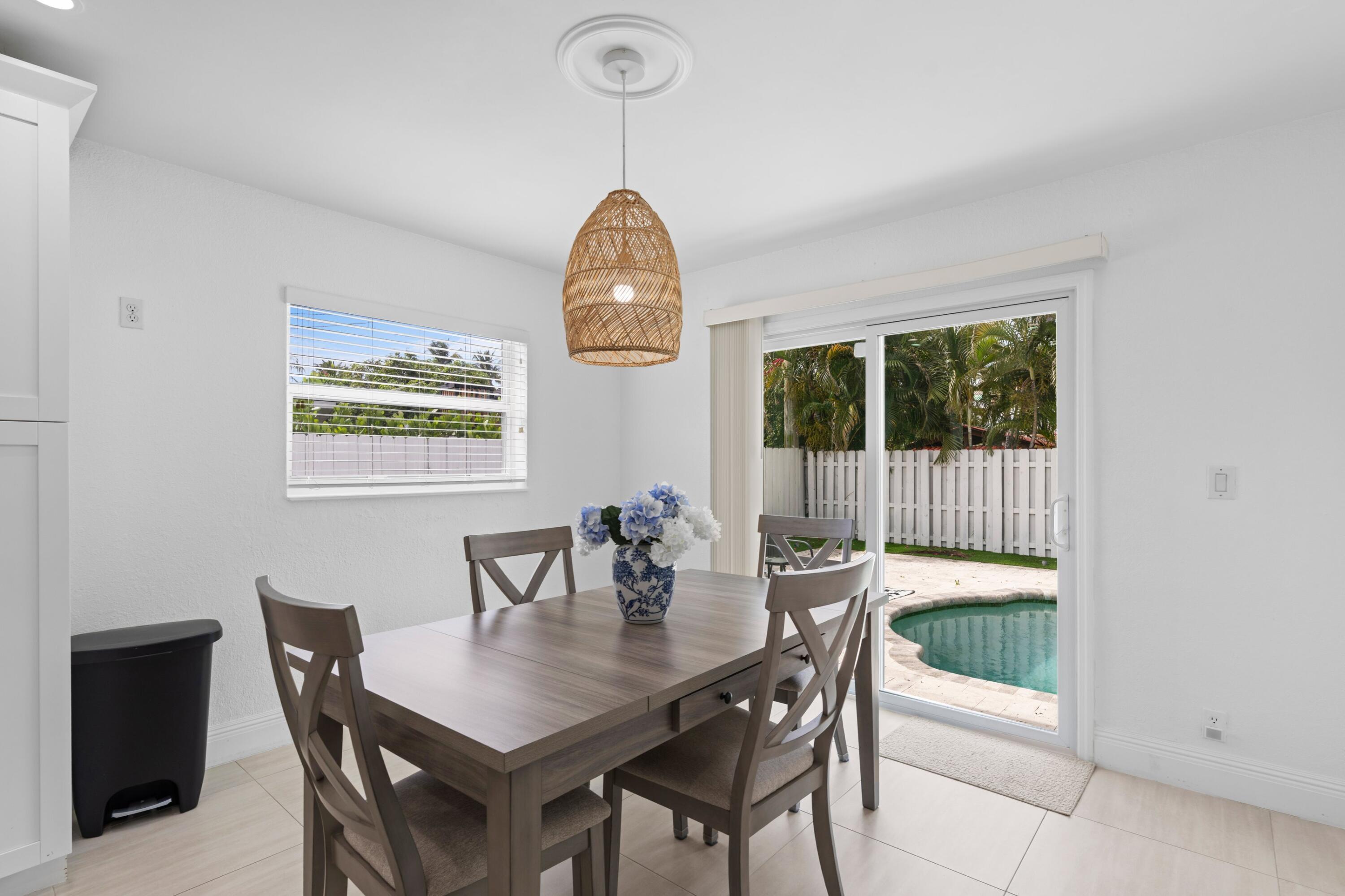124 Oregon Lane Boca Raton, FL 33487 - Photo 10 of 39 Dining Room